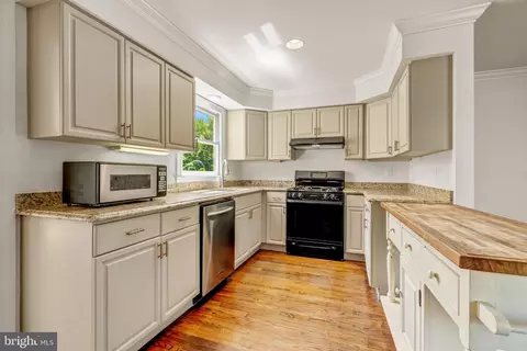 Kitchen - 7216 Evans Mill Rd, Mclean, VA 22101 photo 2 of 4