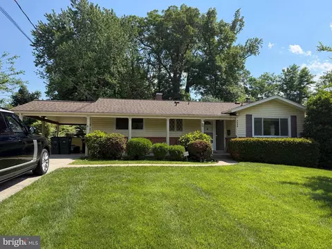 7809 Killebrew Dr, Annandale, VA 22003