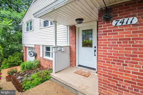 7411 Ellwood Pl, Springfield, VA 22150