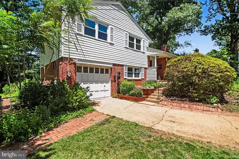 7411 Ellwood Pl, Springfield, VA 22150