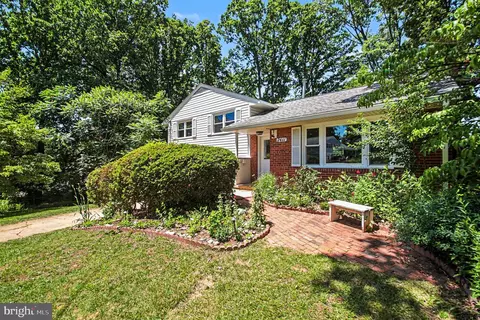7411 Ellwood Pl, Springfield, VA 22150