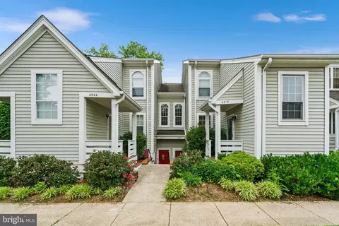 2912 Yarling Ct, Falls Church, VA 22042