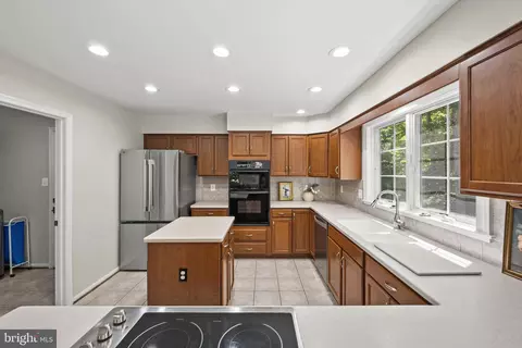 Kitchen - 9127 Scott St, Springfield, VA 22153 photo 4 of 15