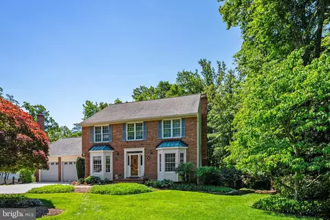 Exterior - 9127 Scott St, Springfield, VA 22153 photo 4 of 16
