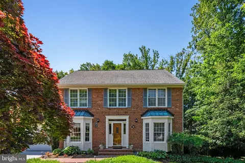 Exterior - 9127 Scott St, Springfield, VA 22153 photo 5 of 16