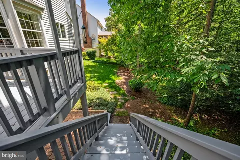 Exterior - 9127 Scott St, Springfield, VA 22153 photo 10 of 16