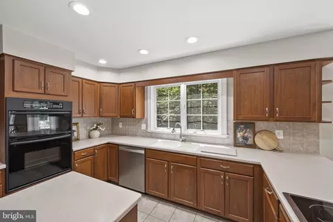 Kitchen - 9127 Scott St, Springfield, VA 22153 photo 14 of 15