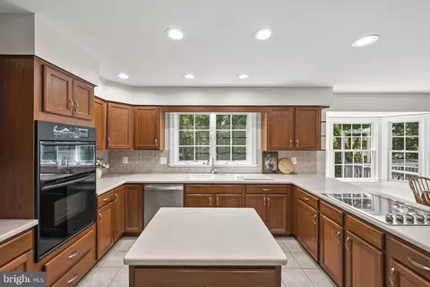 Kitchen - 9127 Scott St, Springfield, VA 22153 photo 8 of 15
