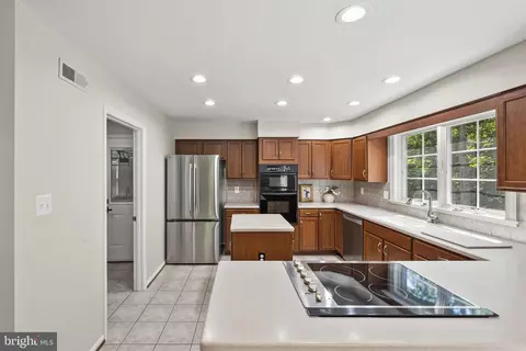 Kitchen - 9127 Scott St, Springfield, VA 22153 photo 10 of 15