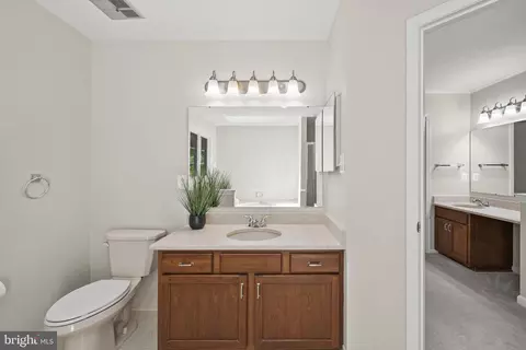 Bath - 9127 Scott St, Springfield, VA 22153 photo 3 of 8