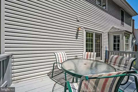 Exterior - 9127 Scott St, Springfield, VA 22153 photo 8 of 16