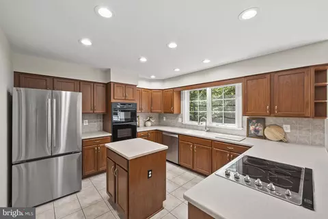 Kitchen - 9127 Scott St, Springfield, VA 22153 photo 5 of 15