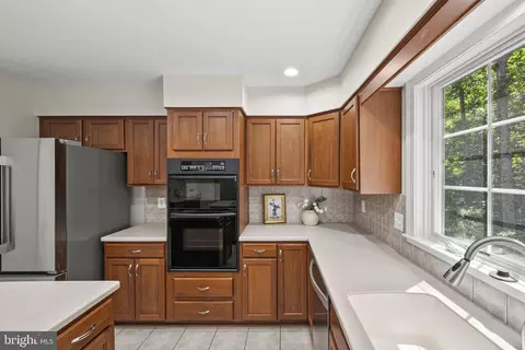 Kitchen - 9127 Scott St, Springfield, VA 22153 photo 13 of 15