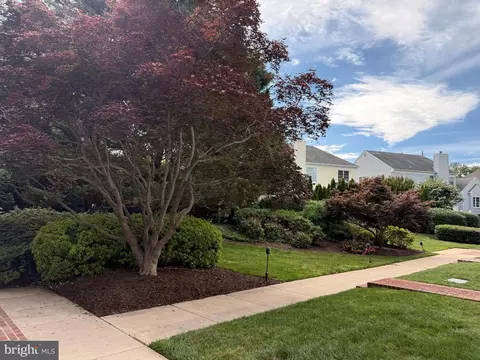 Exterior - 6659 Madison Mclean Dr, Mclean, VA 22101 photo 4 of 6