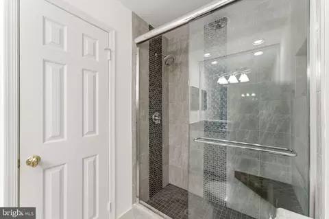 Bath - 6659 Madison Mclean Dr, Mclean, VA 22101 photo 3 of 6
