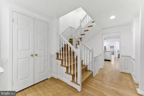 Entry Way - 6659 Madison Mclean Dr, Mclean, VA 22101 photo 6 of 6