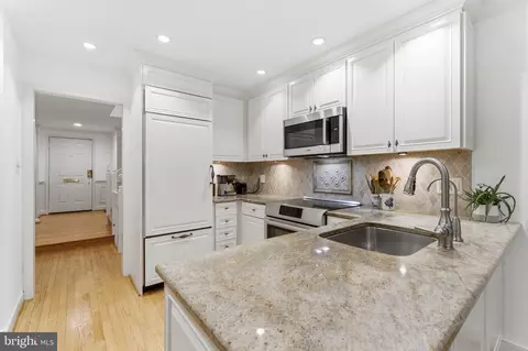 Kitchen - 6659 Madison Mclean Dr, Mclean, VA 22101 photo 4 of 5