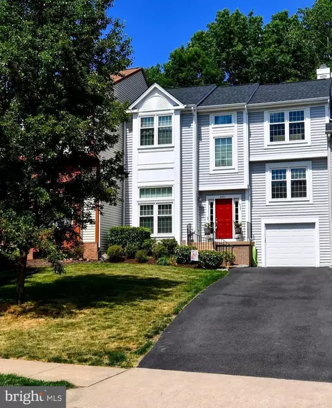 6531 Palisades Dr, Centreville, VA 20121