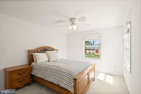 Bedroom - 8906 Tailcoat Ct, Springfield, VA 22153 photo 4 of 11