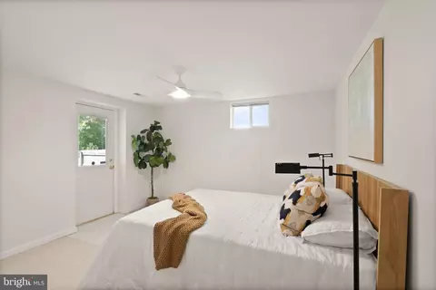 Bedroom - 8906 Tailcoat Ct, Springfield, VA 22153 photo 10 of 11