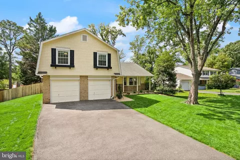 Exterior - 8906 Tailcoat Ct, Springfield, VA 22153 photo 3 of 13