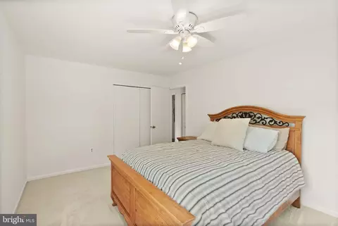Bedroom - 8906 Tailcoat Ct, Springfield, VA 22153 photo 5 of 11