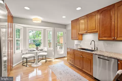 Kitchen - 8906 Tailcoat Ct, Springfield, VA 22153 photo 4 of 4