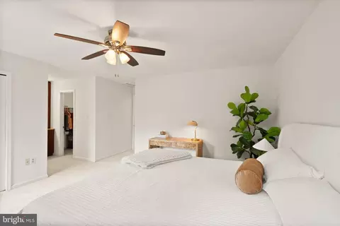 Bedroom - 8906 Tailcoat Ct, Springfield, VA 22153 photo 3 of 11
