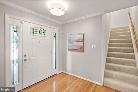 Entry Way - 8906 Tailcoat Ct, Springfield, VA 22153 photo 4 of 4