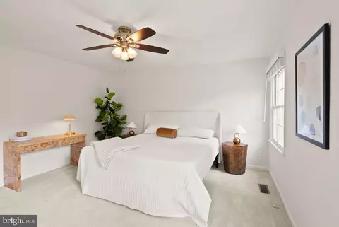 Bedroom - 8906 Tailcoat Ct, Springfield, VA 22153 photo 2 of 11