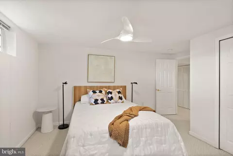 Bedroom - 8906 Tailcoat Ct, Springfield, VA 22153 photo 9 of 11