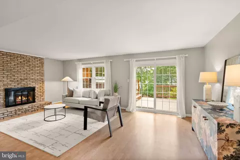 Living - 8906 Tailcoat Ct, Springfield, VA 22153 photo 7 of 13