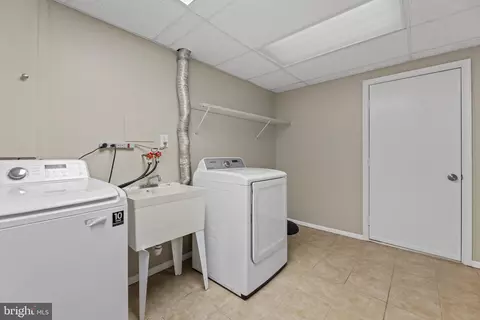 7613 Springfield Hills Dr, Springfield, VA 22153 photo 28