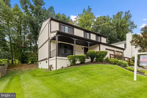 7613 Springfield Hills Dr, Springfield, VA 22153 photo 2