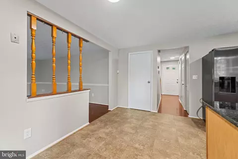 7613 Springfield Hills Dr, Springfield, VA 22153 photo 9