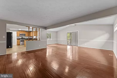 7613 Springfield Hills Dr, Springfield, VA 22153 photo 12