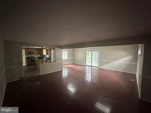 Living - 7613 Springfield Hills Dr, Springfield, VA 22153 photo 7 of 8