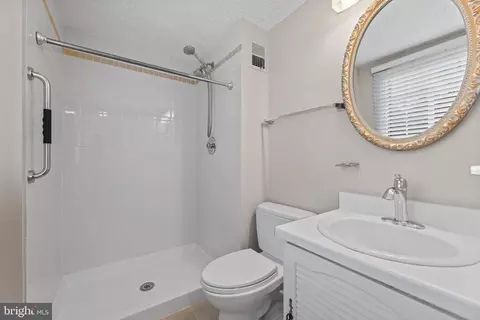 7613 Springfield Hills Dr, Springfield, VA 22153 photo 18