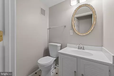 7613 Springfield Hills Dr, Springfield, VA 22153 photo 13
