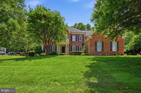 11693 Caris Glenne Dr, Herndon, VA 20170