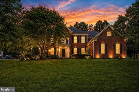 11693 Caris Glenne Dr, Herndon, VA 20170