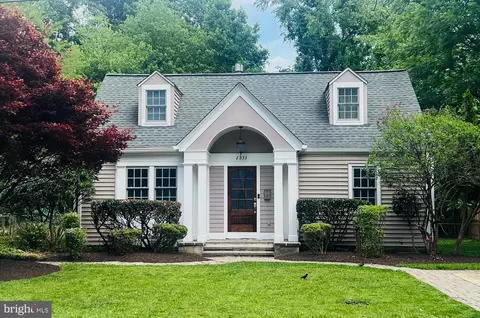 2833 Bolling Rd, Falls Church, VA 22042