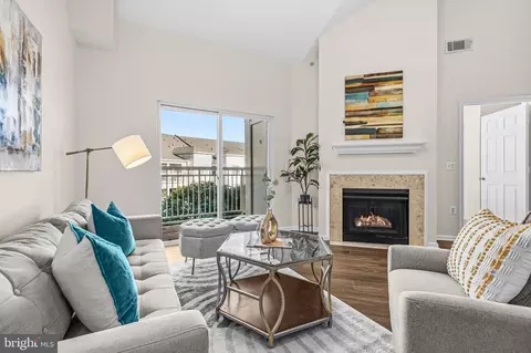 9480 Virginia Center Blvd #424, Vienna, VA 22181