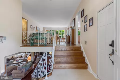 Entry Way - 6006 Merryvale Ct, Springfield, VA 22152 photo 2 of 2