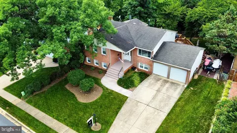 View/Area - 6006 Merryvale Ct, Springfield, VA 22152 photo 1 of 5