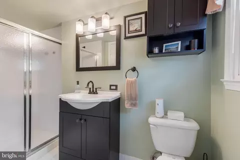 Bath - 6006 Merryvale Ct, Springfield, VA 22152 photo 3 of 3
