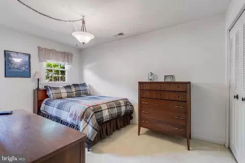 Bedroom - 6006 Merryvale Ct, Springfield, VA 22152 photo 4 of 5