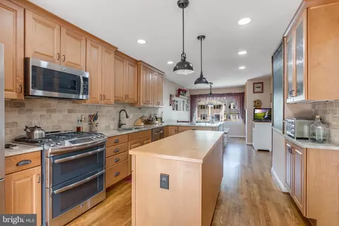 Kitchen - 6006 Merryvale Ct, Springfield, VA 22152 photo 6 of 6