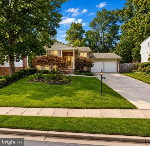 6006 Merryvale Ct, Springfield, VA 22152