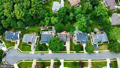 View/Area - 6006 Merryvale Ct, Springfield, VA 22152 photo 3 of 5